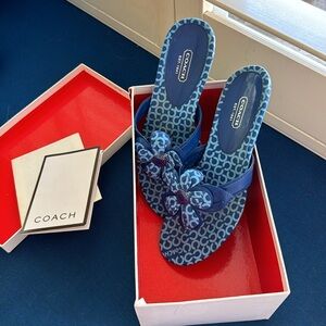 - Coach Signature Sandals Sz 8M